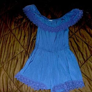 Navy Off The Shoulder Romper 😍